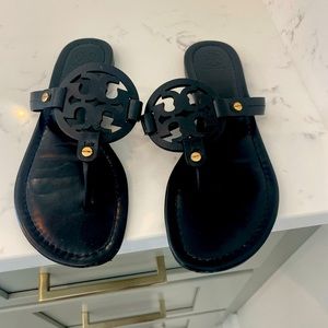 Tory Burch black sandal - great condition!
